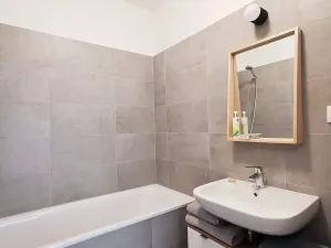 Pronájem bytu 1+kk, Praha - Karlín, Breitfeldova, 61 m2