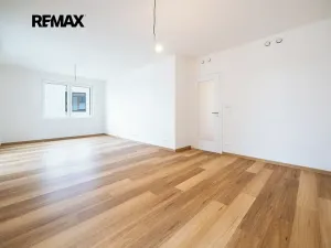 Pronájem bytu 3+kk, Praha - Modřany, Kolmanova, 77 m2