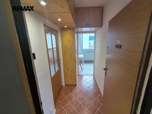 Pronájem bytu 1+1, Rosice, Komenského náměstí, 31 m2