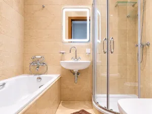 Prodej bytu 3+1, Praha - Malá Strana, Petřínská, 102 m2