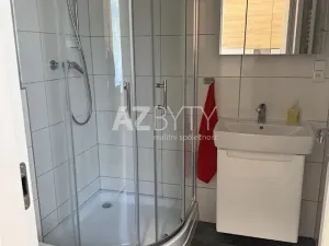 Pronájem bytu 1+kk, Praha - Bubeneč, Jaselská, 29 m2