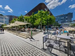 Pronájem obchodního prostoru, Praha - Michle, Vyskočilova, 345 m2