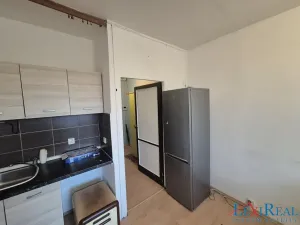 Pronájem bytu 1+kk, Praha - Záběhlice, Přesličková, 30 m2