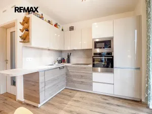 Pronájem bytu 2+kk, Praha - Kamýk, Kramperova, 57 m2