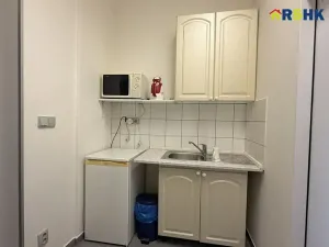 Pronájem kanceláře, Hradec Králové, Koutníkova, 69 m2