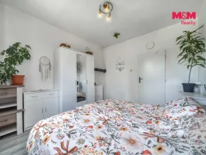 Prodej bytu 3+1, Suchomasty, 74 m2