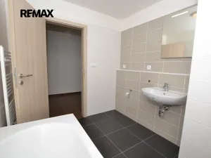 Pronájem bytu 2+kk, Plzeň, Koterovská, 42 m2