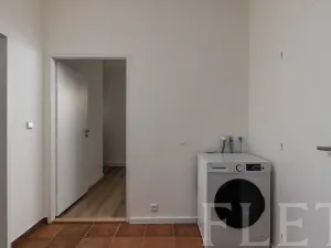 Prodej bytu 2+kk, Praha - Holešovice, U garáží, 44 m2