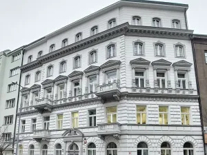 Pronájem kanceláře, Praha - Vinohrady, Uruguayská, 234 m2