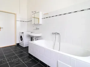 Pronájem bytu 3+1, Praha - Nové Město, Na hrádku, 101 m2