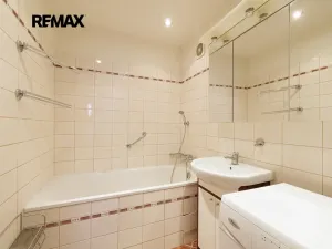 Prodej bytu 3+1, Praha - Komořany, Za sídlištěm, 73 m2