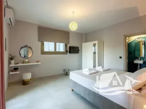 Prodej bytu 6+kk a větší, Stalos, Řecko, 373 m2