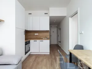 Pronájem bytu 2+kk, Praha - Smíchov, Plzeňská, 26 m2