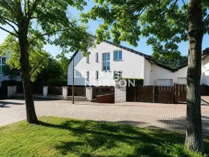 Pronájem vily, Průhonice, Sadová, 350 m2