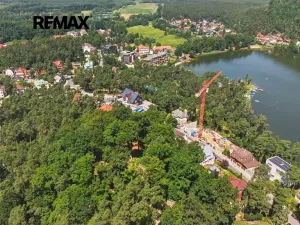 Prodej komerční nemovitosti, Doksy, 1850 m2
