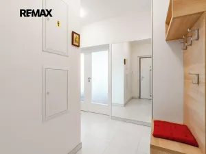 Prodej bytu 1+kk, Praha - Hrdlořezy, Učňovská, 45 m2