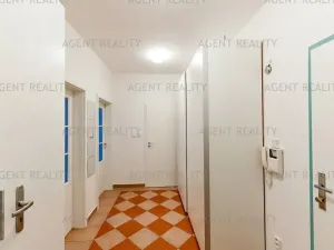 Pronájem bytu 2+kk, Praha - Břevnov, Slavníkova, 57 m2