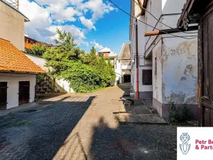 Prodej obchodního prostoru, Rakovník, Husovo náměstí, 1100 m2
