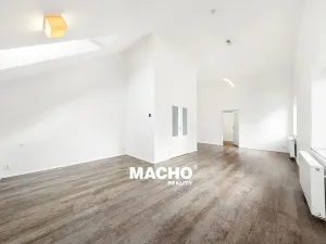 Pronájem rodinného domu, Kosoř, Školská, 380 m2