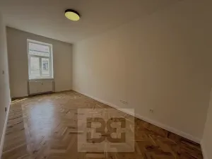 Pronájem bytu 1+1, Praha - Smíchov, Plzeňská, 44 m2