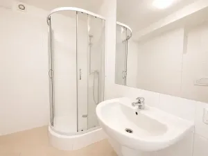 Pronájem bytu 2+kk, Praha - Holešovice, Komunardů, 86 m2
