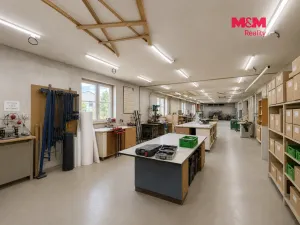 Prodej obchodního prostoru, Klenovice, 851 m2