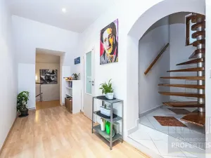 Prodej rodinného domu, Praha, Hájová, 166 m2