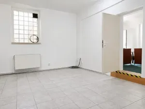 Pronájem obchodního prostoru, Pardubice - Zelené Předměstí, 17. listopadu, 140 m2