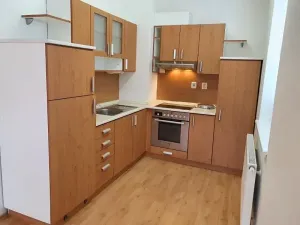 Pronájem bytu 1+kk, Jihlava, Poláčkova, 42 m2