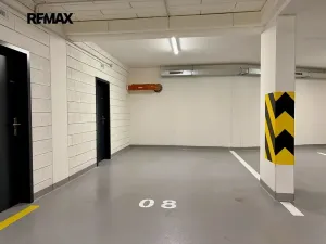 Pronájem bytu 1+kk, Praha - Košíře, Na Stárce, 39 m2