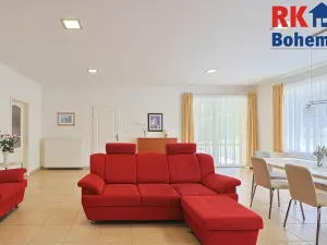 Prodej rodinného domu, Šestajovice, U Pole, 266 m2
