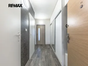 Prodej bytu 2+kk, Praha - Modřany, Mádrova, 44 m2