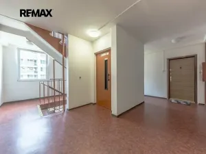 Prodej bytu 2+kk, Praha - Modřany, Mádrova, 44 m2