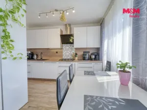 Prodej bytu 3+1, Praha - Prosek, Vysočanská, 69 m2