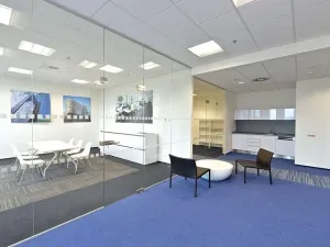 Pronájem kanceláře, Praha - Michle, Jihlavská, 902 m2