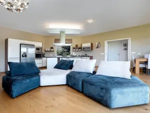 Prodej rodinného domu, Trnová, 214 m2