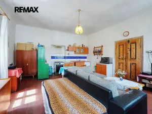 Prodej rodinného domu, Úterý, 677 m2