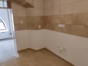 Pronájem komerční nemovitosti, Hranice - Hranice IV-Drahotuše, 29 m2