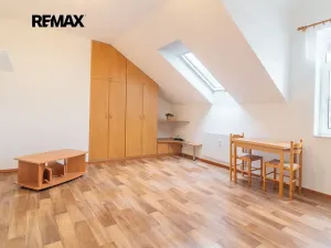 Pronájem bytu 1+kk, Břeclav, Na Valtické, 29 m2