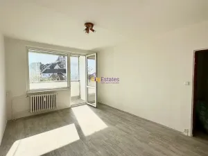 Prodej bytu 2+1, Louny, nám. Petra Obrovce, 65 m2