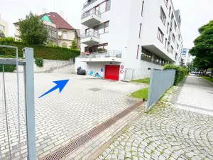 Pronájem garážového stání, Praha - Vršovice, Konopišťská, 18 m2