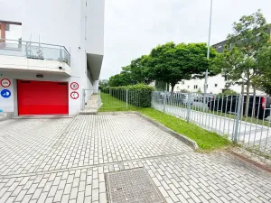 Pronájem garážového stání, Praha - Vršovice, Konopišťská, 18 m2