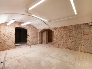 Pronájem obchodního prostoru, Praha, Pařížská, 105 m2