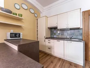 Pronájem bytu 2+kk, Praha - Malá Strana, Mostecká, 50 m2
