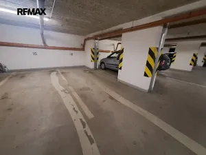 Pronájem bytu 2+1, Praha - Běchovice, Českobrodská, 77 m2