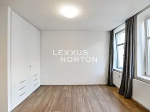 Pronájem bytu 1+kk, Praha - Vinohrady, Lucemburská, 30 m2