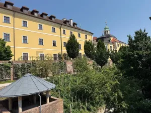 Pronájem bytu 2+kk, Hradec Králové, Komenského, 40 m2