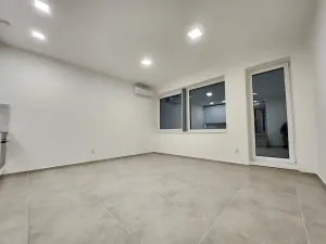 Pronájem bytu 2+kk, Zlín, K Luhám, 47 m2
