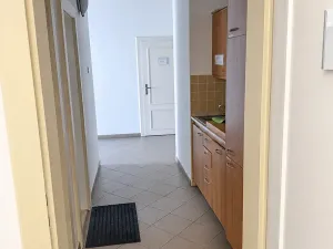 Pronájem kanceláře, Praha - Hlubočepy, Na Zlíchově, 37 m2