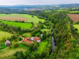 Prodej ubytování, Červená Lhota, 1220 m2